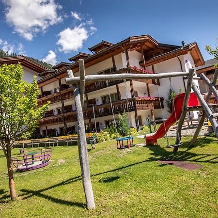 Familienhotel Viktoria Ultimo Bagian luar foto