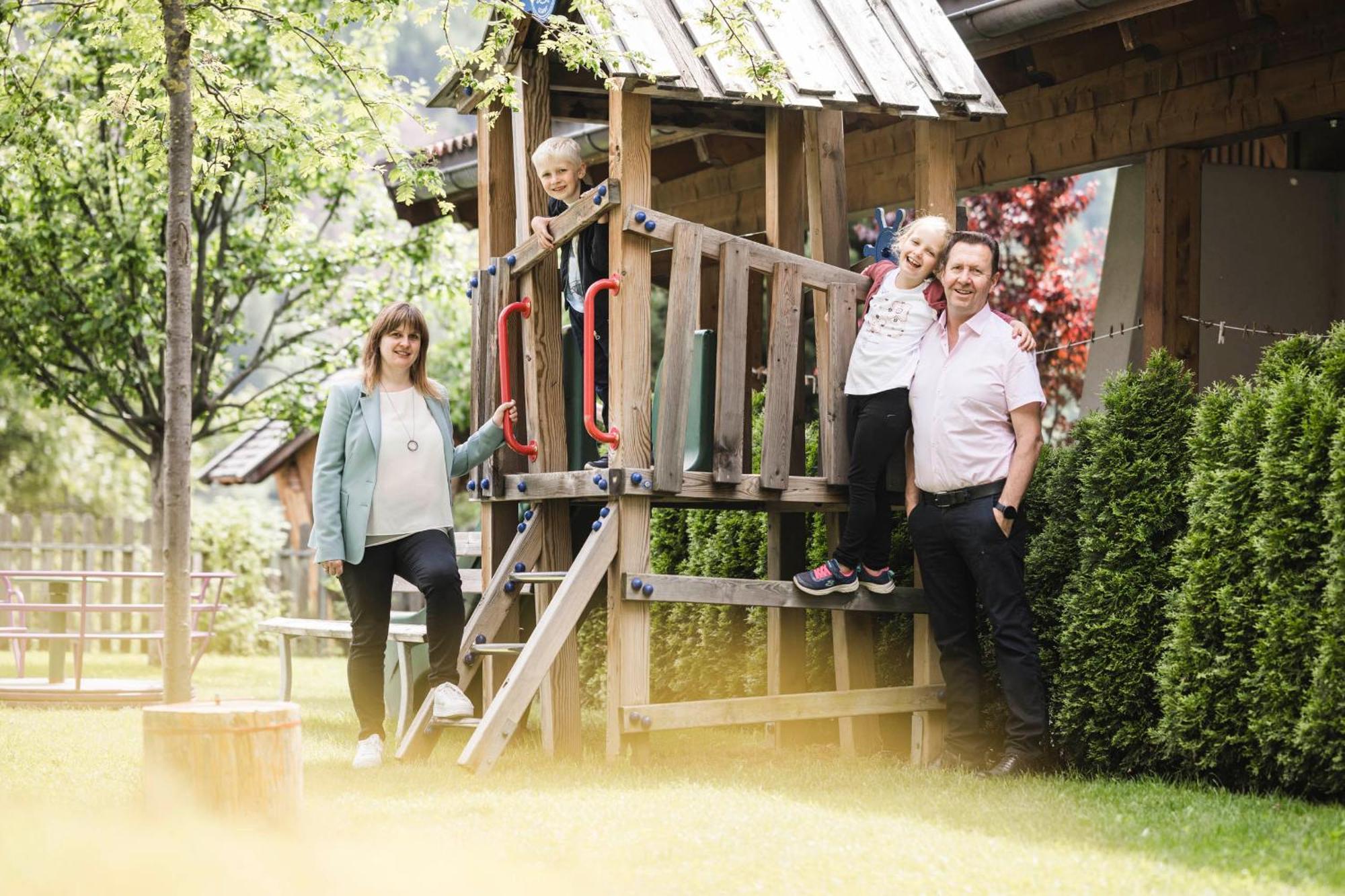 Familienhotel Viktoria Ultimo Bagian luar foto