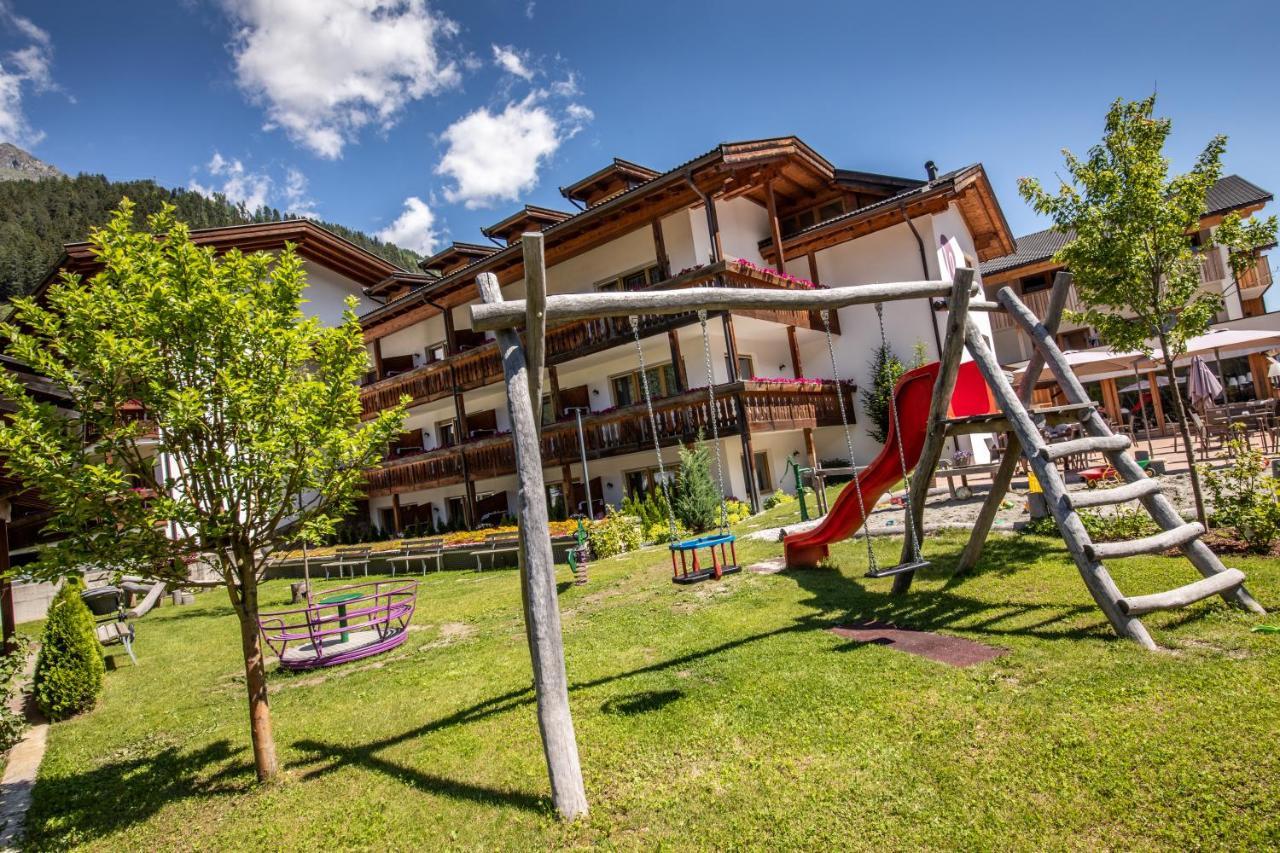 Familienhotel Viktoria Ultimo Bagian luar foto