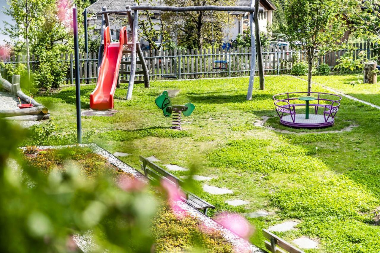 Familienhotel Viktoria Ultimo Bagian luar foto